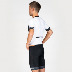 Fusion Speed Suit V2 - Sort/Hvid 15 Fusion Speed Suit V2 - Sort/Hvid -Cykeltøj Salg speed suit v2 id 1261518 1800x1800